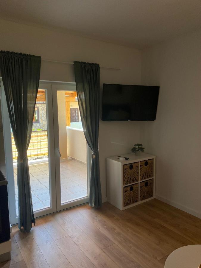 Bura Apartment เยลซา ภายนอก รูปภาพ